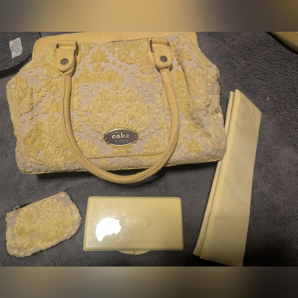 Cake By Petunia Bag Set - Picture 3 of 17